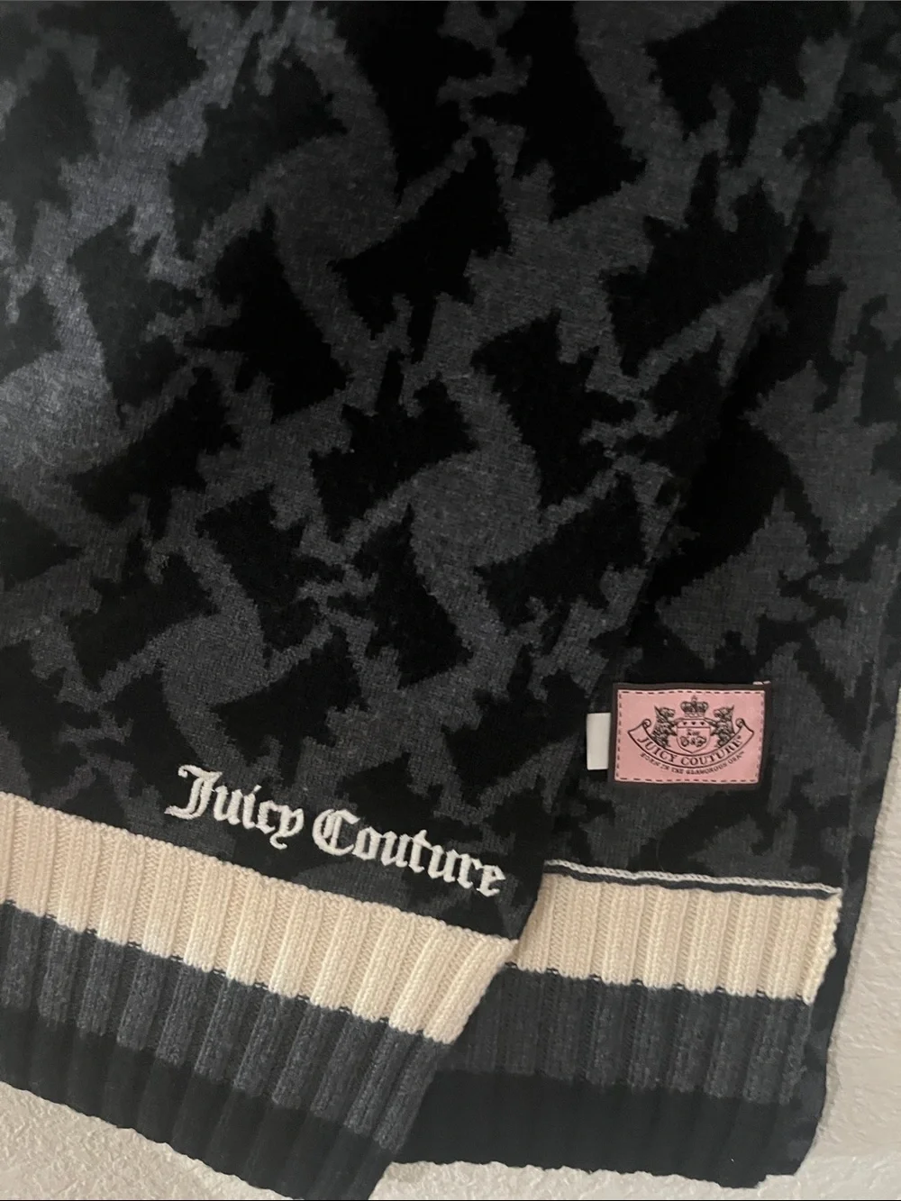 Juicy Couture Black & Gray Houndstooth Knit Scarf with Cream Trim